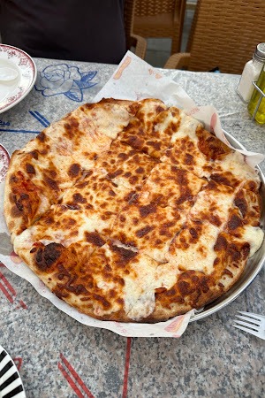 Wood-fired cheese pizza